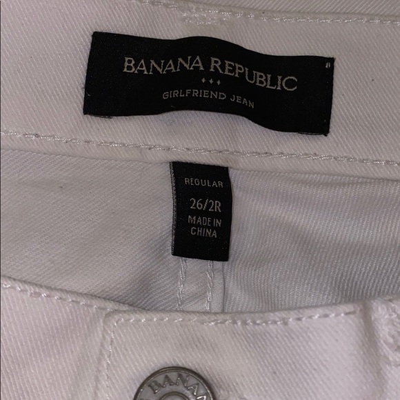 ✨BANANA REPUBLIC WHITE GIRLFRIEND JEANS SIZE 2 / 26✨ - Picture 5 of 9